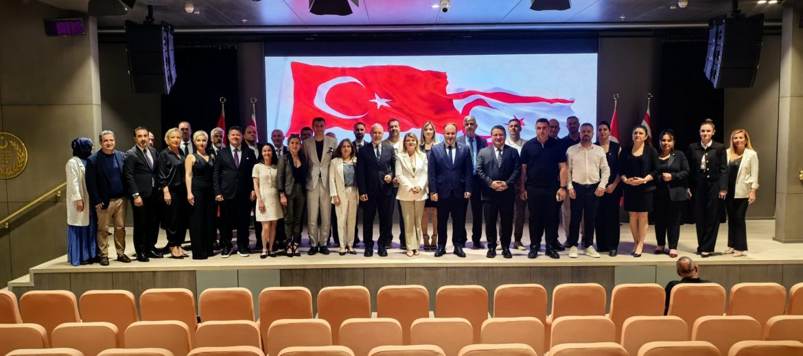 Meclis Başkanı Öztürkler, Girne Amerikan Üniversitesi ve Girne Koleji heyetlerini kabul etti