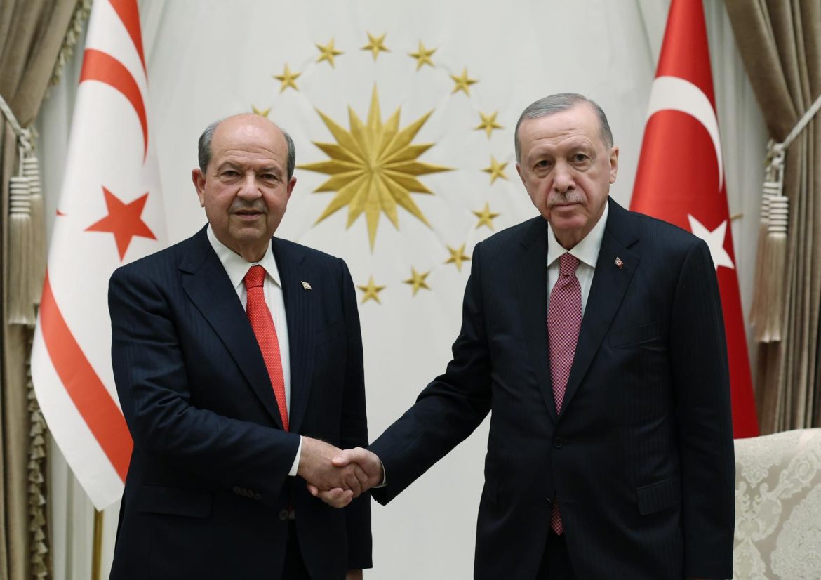 Cumhurbaşkanı  Tatar, TC Cumhurbaşkanı Erdoğan ile bayramlaştı