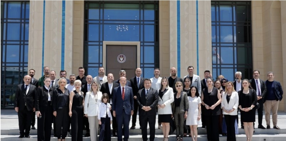 Cumhurbaşkanı Tatar, Girne Koleji’nin temsilcilerini kabul etti