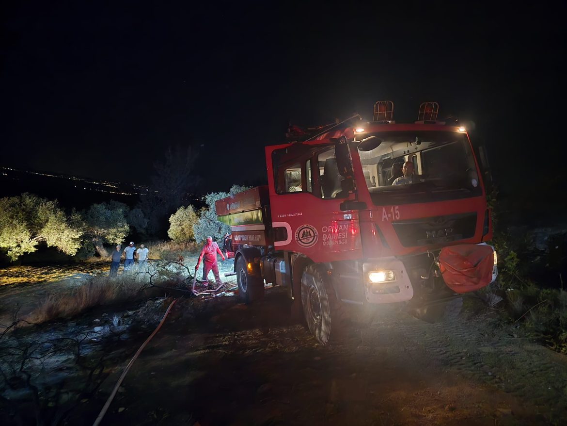 Yangın bölgesinde soğutma çalışmaları devam ediyor