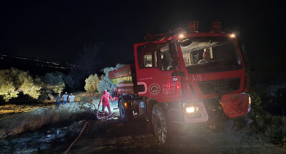 Yamaçköy’deki yangın 18 hektarlık alana zarar verdi. Ekiplerin bölgedeki soğutma çalışmaları sürüyor