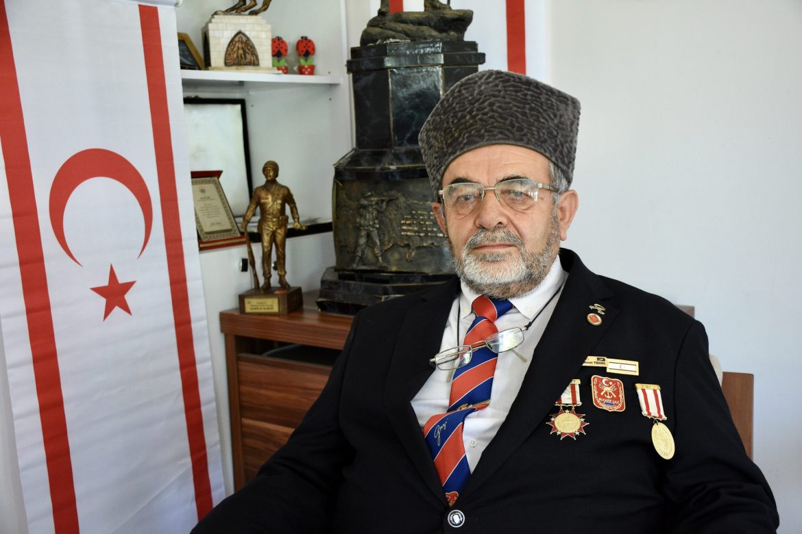 Kıbrıs’tan babasına gönderdiği mektupla şiir yazmaya başlayan gazi anılarını unutamıyor