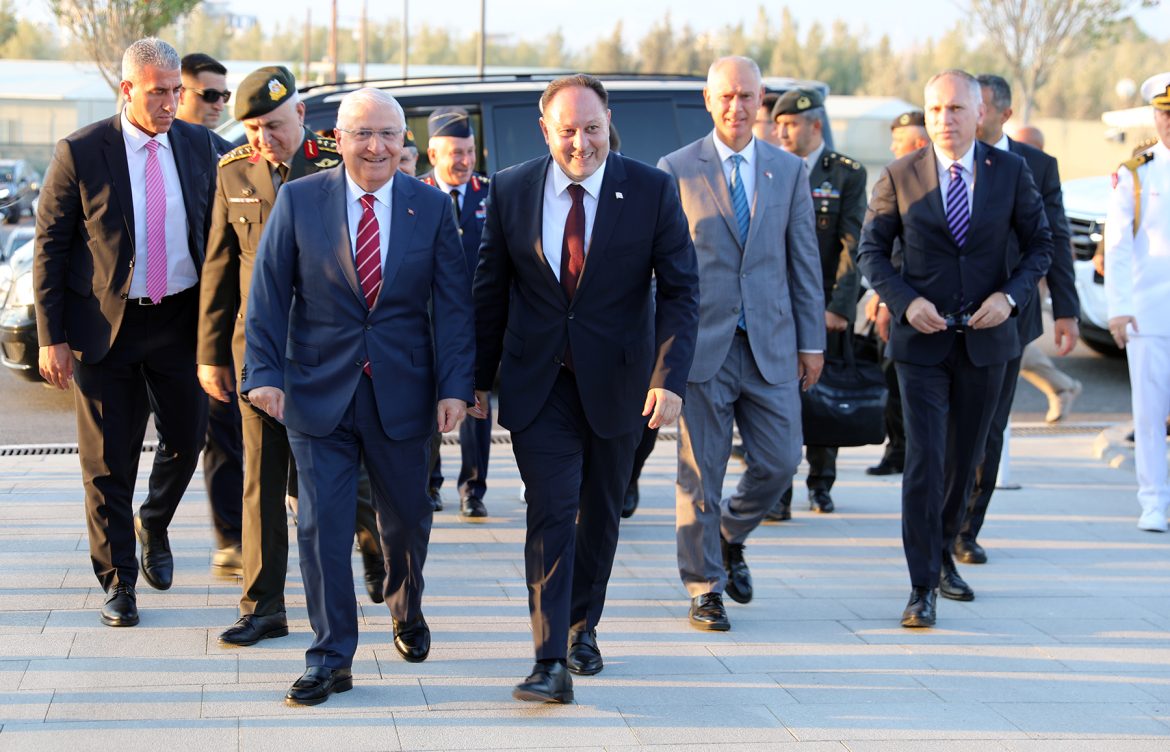 Öztürkler, Güler ve TSK komuta kademesini kabul etti