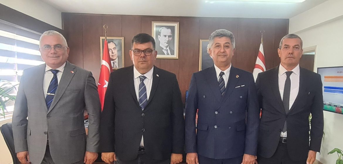 Bakan Berova görev süresi dolan Sivil Savunma Teşkilat Başkanı Karaca ve görevi devralacak Balaban’ı makamında kabul etti
