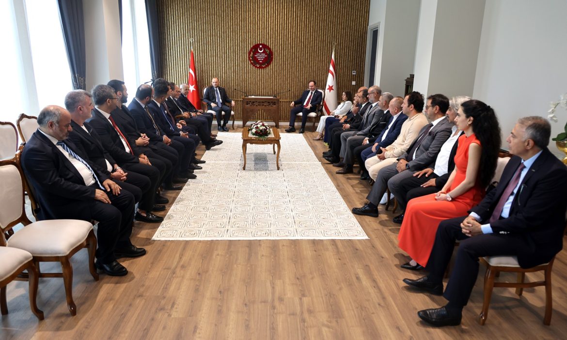 Meclis Başkanı Ziya Öztürkler, MÜSİAD heyetini kabul etti