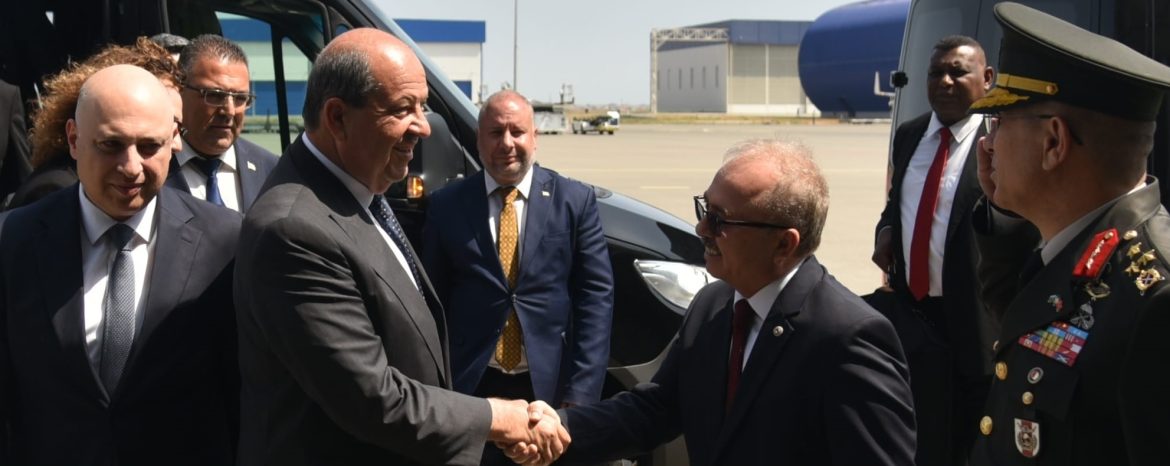 Cumhurbaşkanı Tatar temaslarda bulunmak üzere Azerbaycan’a gitti..