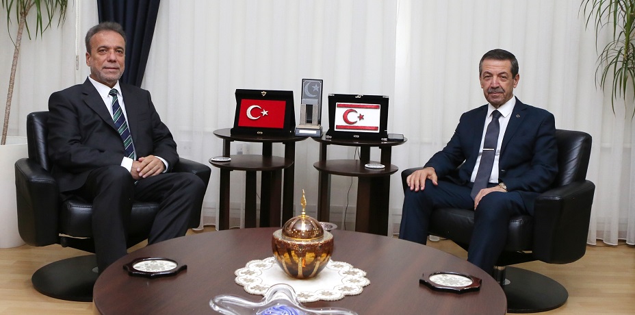 Dışişleri Bakanı Ertuğruloğlu, TÜRKPA Genel Sekreteri Mehmet Süreyya Er’i kabul etti